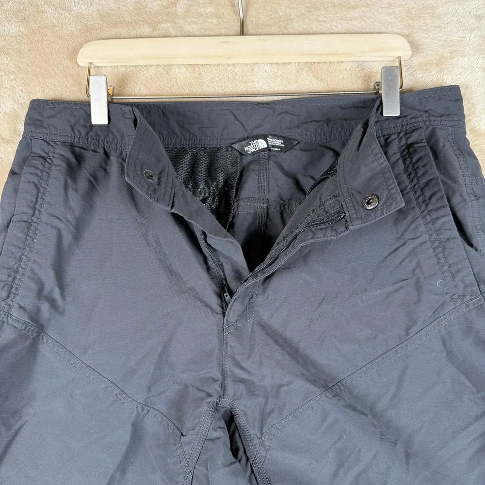 The‎ North Face Mens Grey Ripstop Hiking Cargo Shorts Size 36 Outdoor Utility